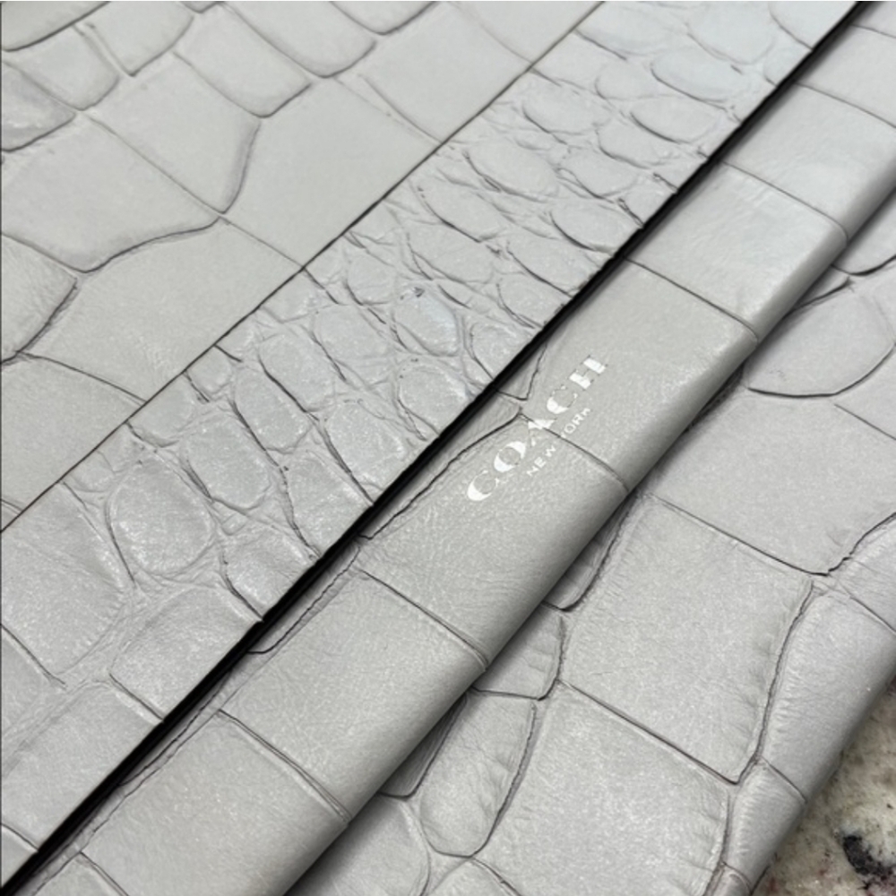 Coach Leather Clutch - Gray Croc-Embossed LIKE NEW - Picture 7 of 14